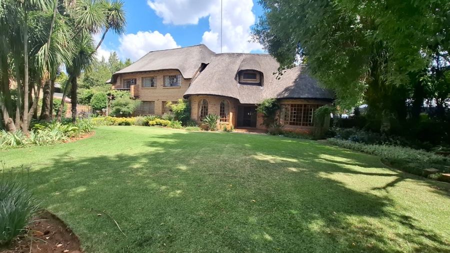 6 Bedroom Property for Sale in Mooivallei Park North West